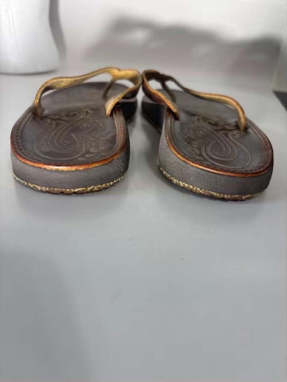 OluKai Paniolo Women Size 6 Leather Beach Sandals Flip Flops Western Embroidery - Picture 10 of 11